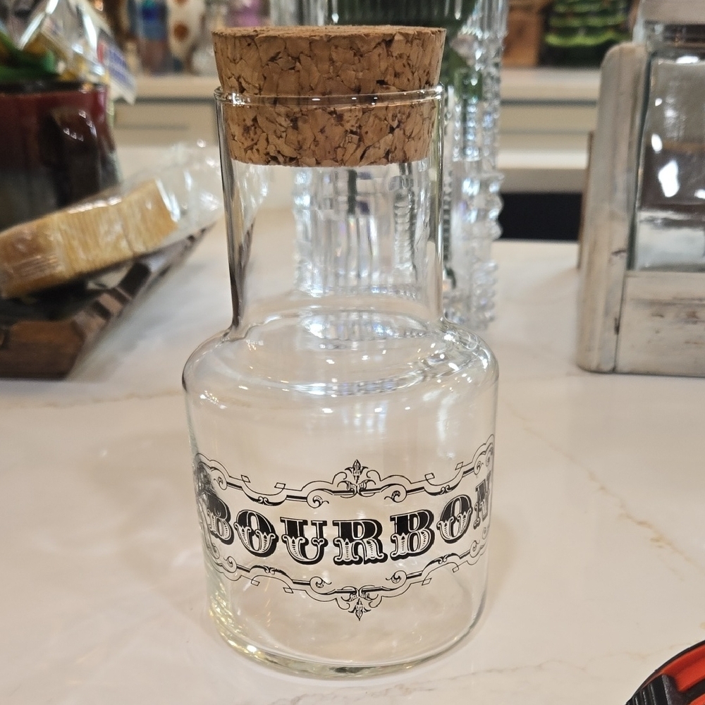 Source Unknown Cream and Brown Bar Accessories